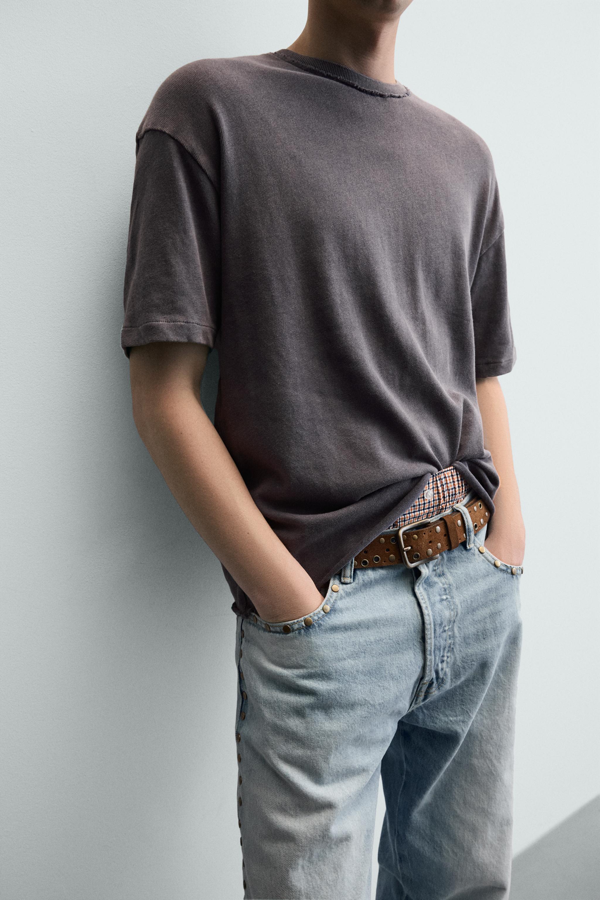 T-SHIRT EN MAILLE À FINITIONS IRRÉGULIÈRES